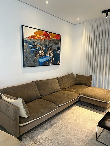 ����� ����