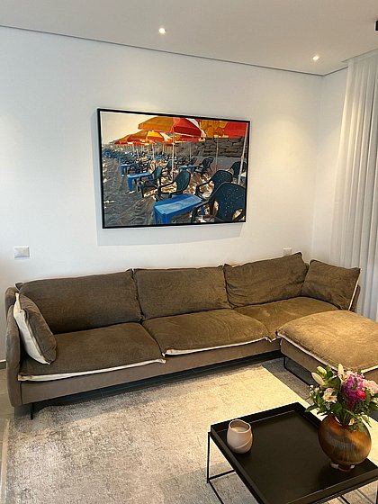 ����� ����